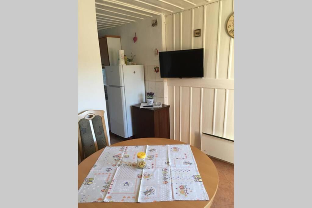Apartman Knezovic Stari Grad  Eksteriør bilde