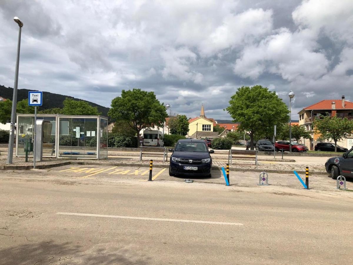 Apartman Knezovic Stari Grad  Eksteriør bilde